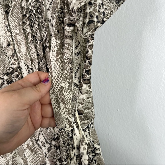 Nanette Lepore Dress Womens 8 Gray Brown Snake Print Pintuck Pleat Belted Button - Picture 13 of 14